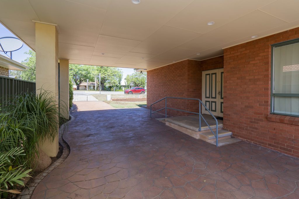 91 Larmer Street, Narrandera NSW 2700 - photo 3