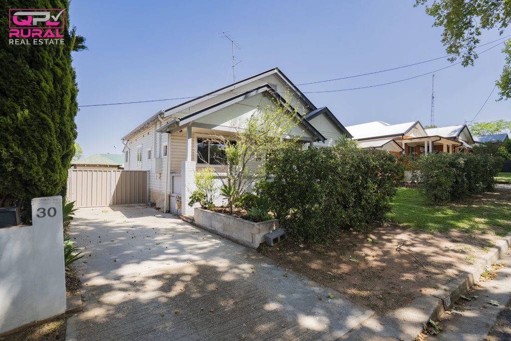30 William Street, Narrandera NSW 2700 - photo 2