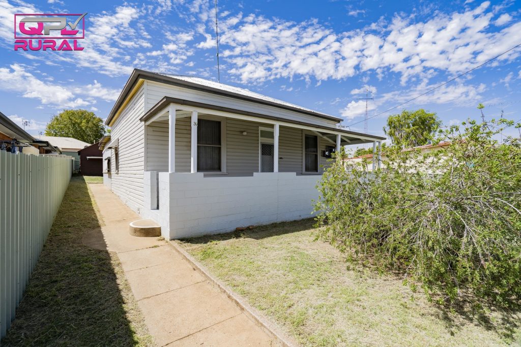 39 Grosvenor Street, Narrandera NSW 2700 - photo 2