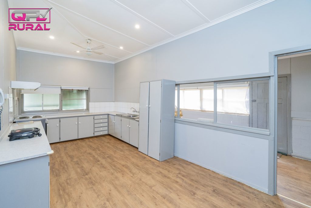 39 Grosvenor Street, Narrandera NSW 2700 - photo 4