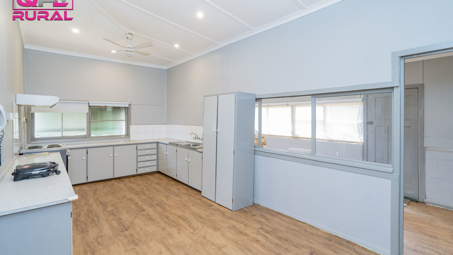 39 Grosvenor Street, Narrandera NSW 2700 - photo 4