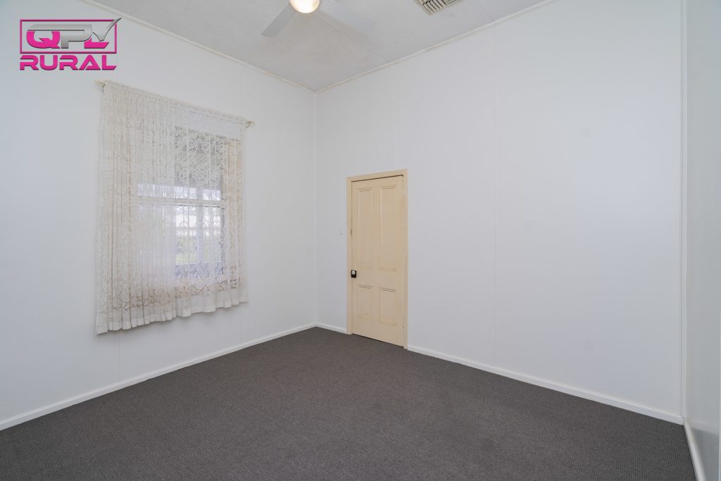 39 Grosvenor Street, Narrandera NSW 2700 - photo 6