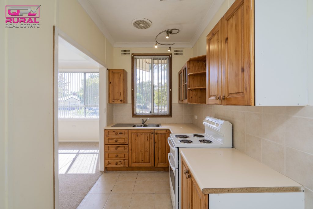 22 Frederica Street, Narrandera NSW 2700 - photo 2