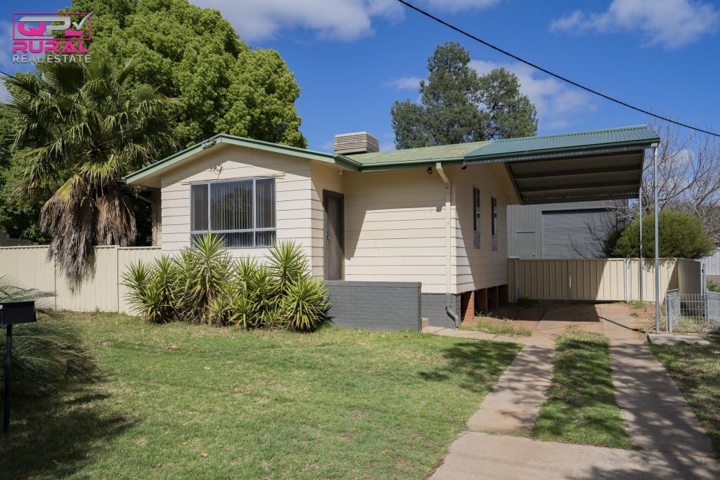 22 Frederica Street, Narrandera NSW 2700 - photo 16