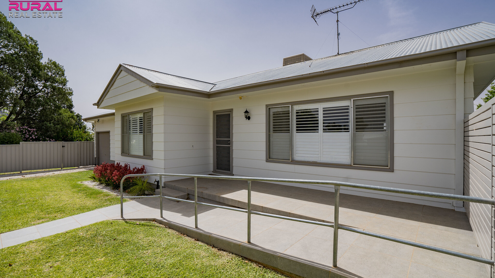 14 Roberts Street, Narrandera NSW 2700 - photo 2