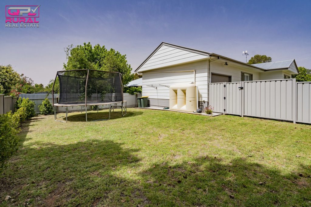 14 Roberts Street, Narrandera NSW 2700 - photo 17