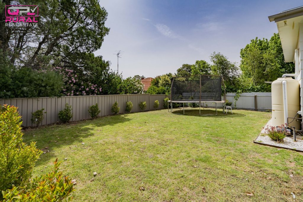 14 Roberts Street, Narrandera NSW 2700 - photo 18