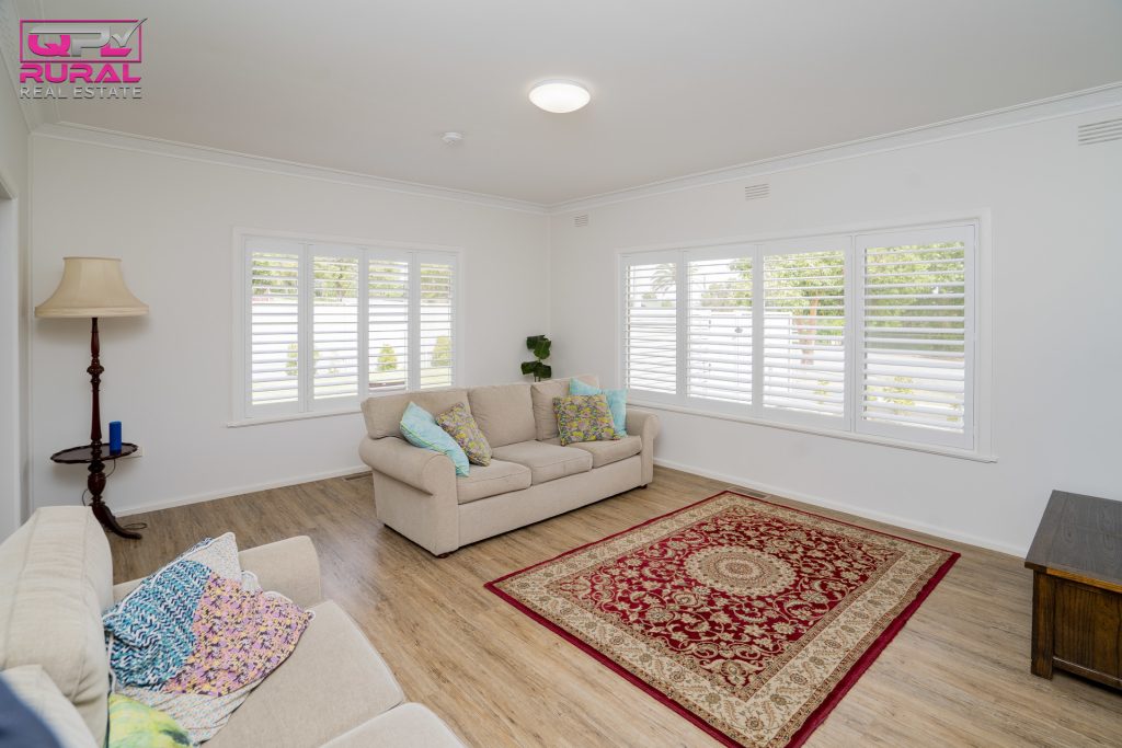 14 Roberts Street, Narrandera NSW 2700 - photo 4