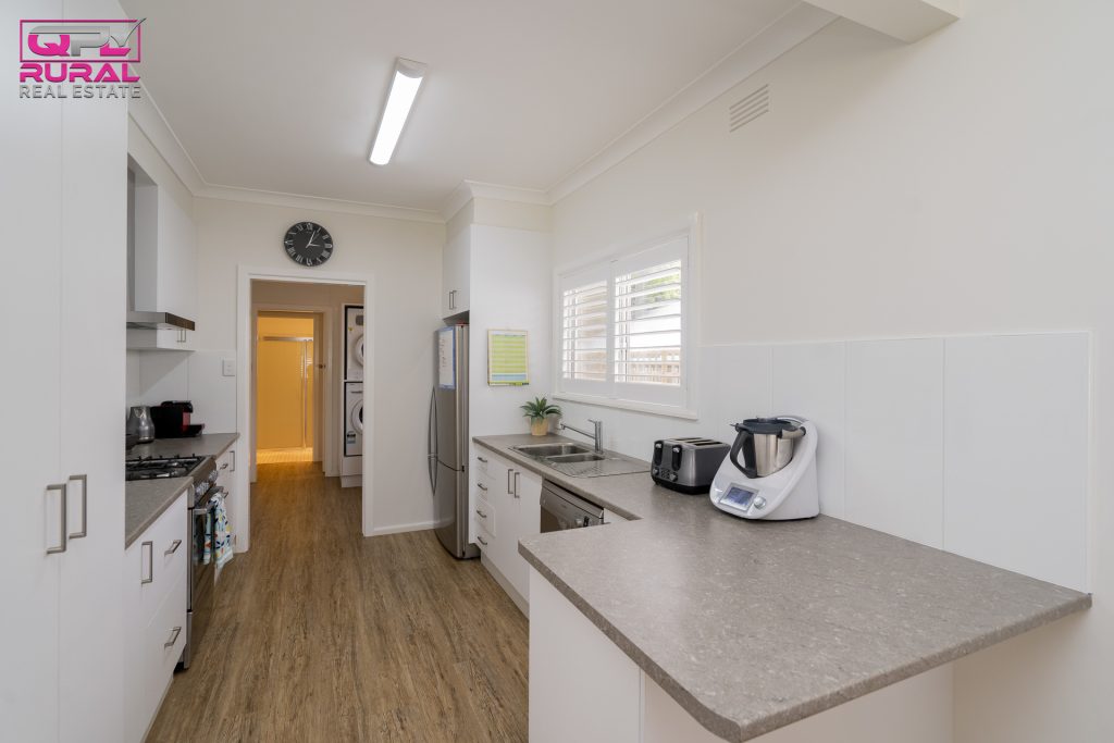 14 Roberts Street, Narrandera NSW 2700 - photo 7