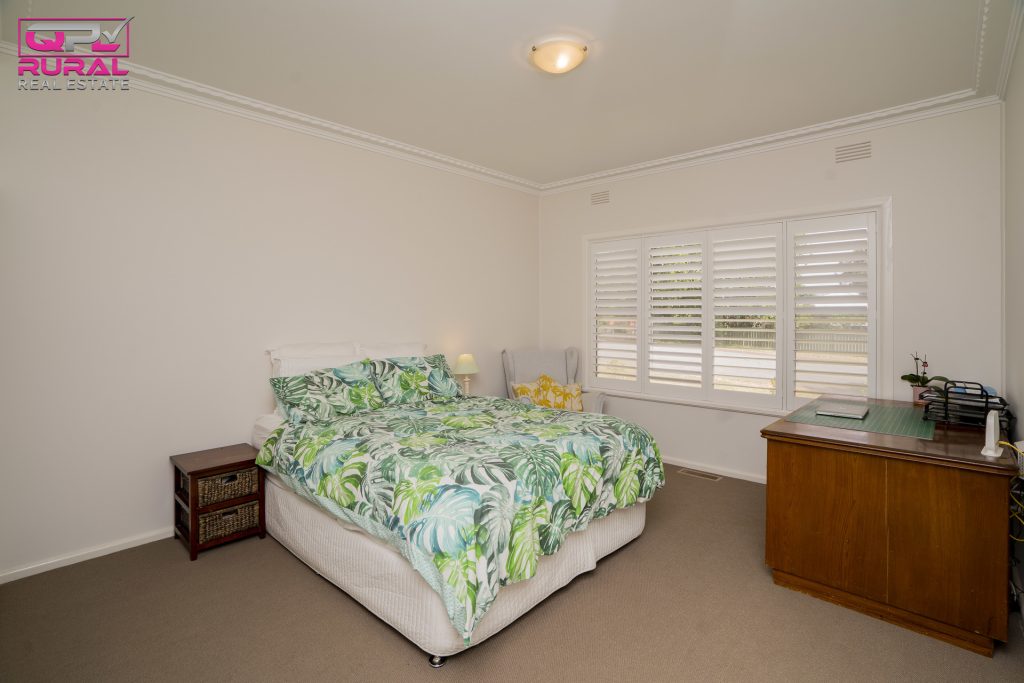 14 Roberts Street, Narrandera NSW 2700 - photo 9