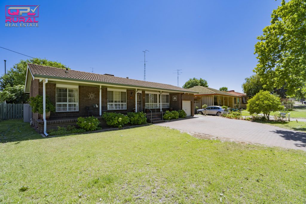 21 Audley Street, Narrandera NSW 2700 - photo 15