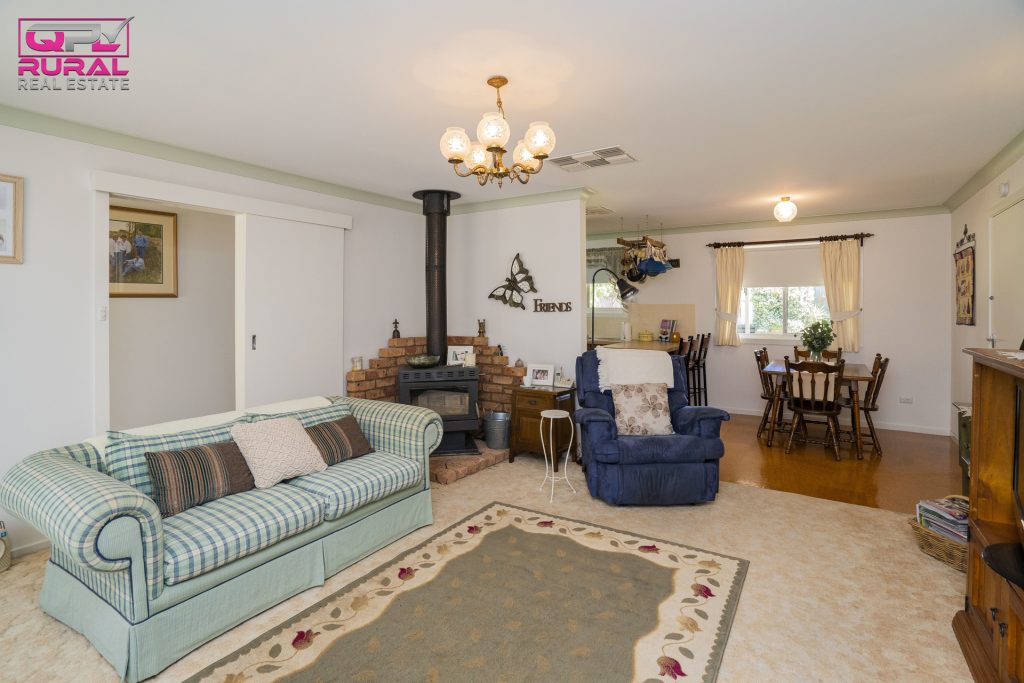 21 Audley Street, Narrandera NSW 2700 - photo 4