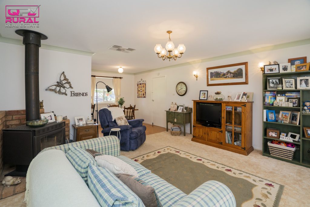 21 Audley Street, Narrandera NSW 2700 - photo 5