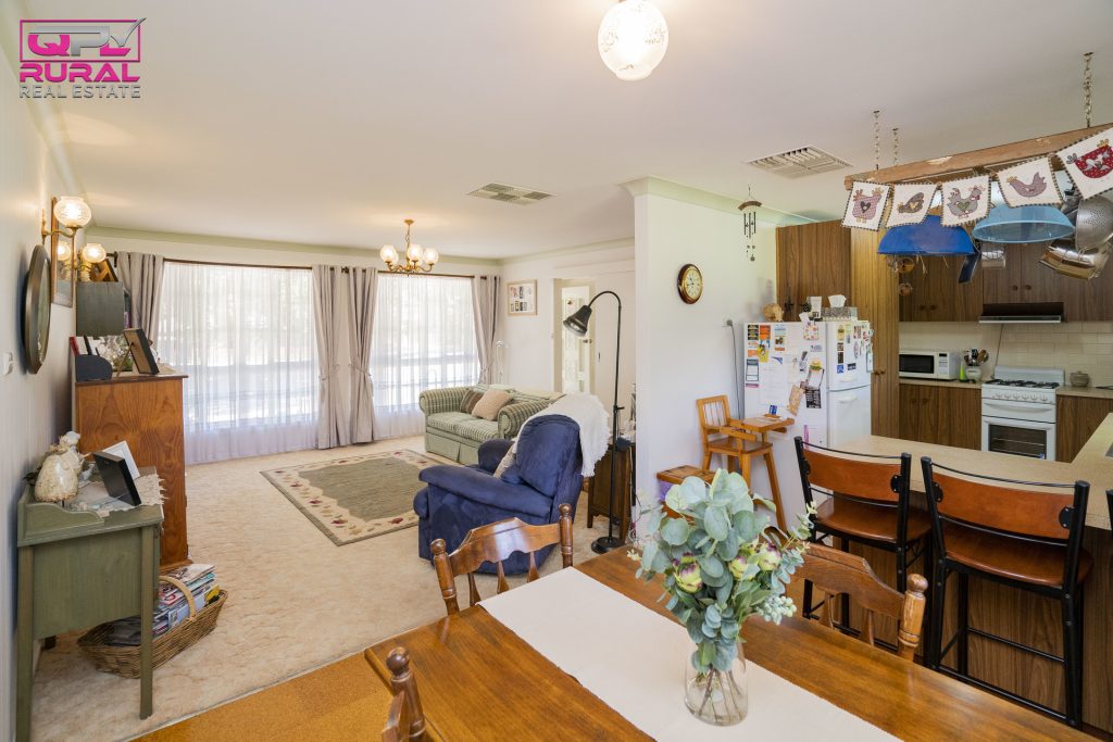 21 Audley Street, Narrandera NSW 2700 - photo 6