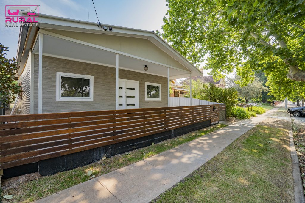 47 Douglas Street, Narrandera NSW 2700 - photo 2