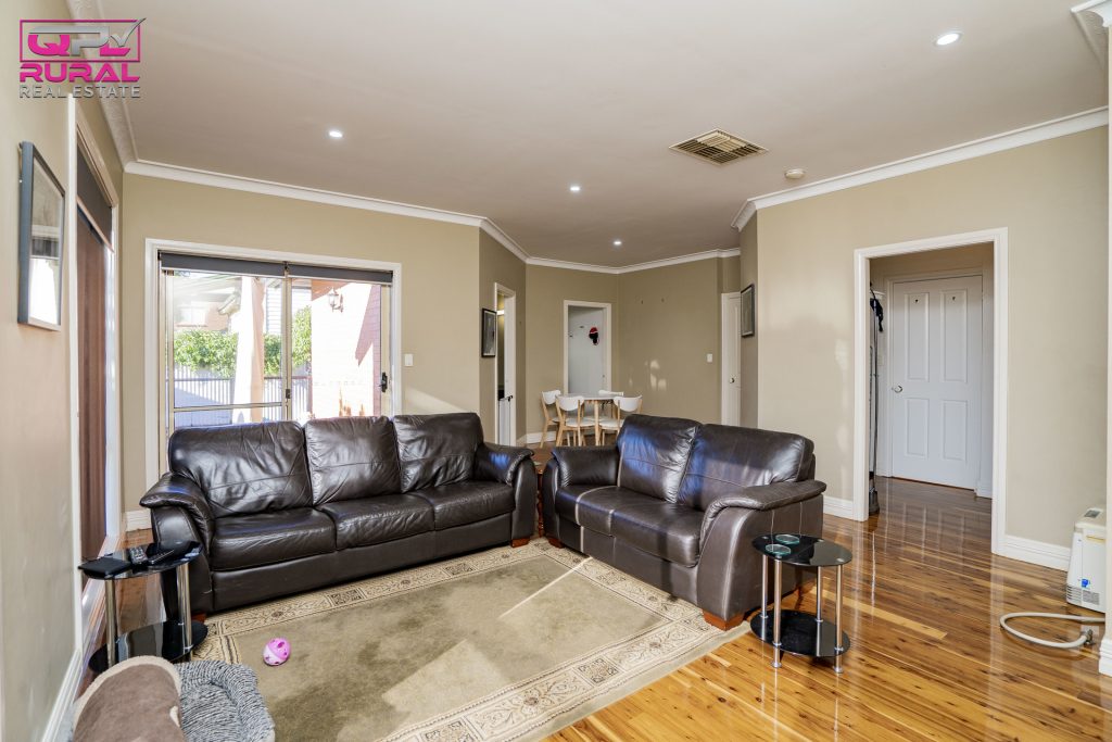 26 William Street, Narrandera NSW 2700 - photo 3