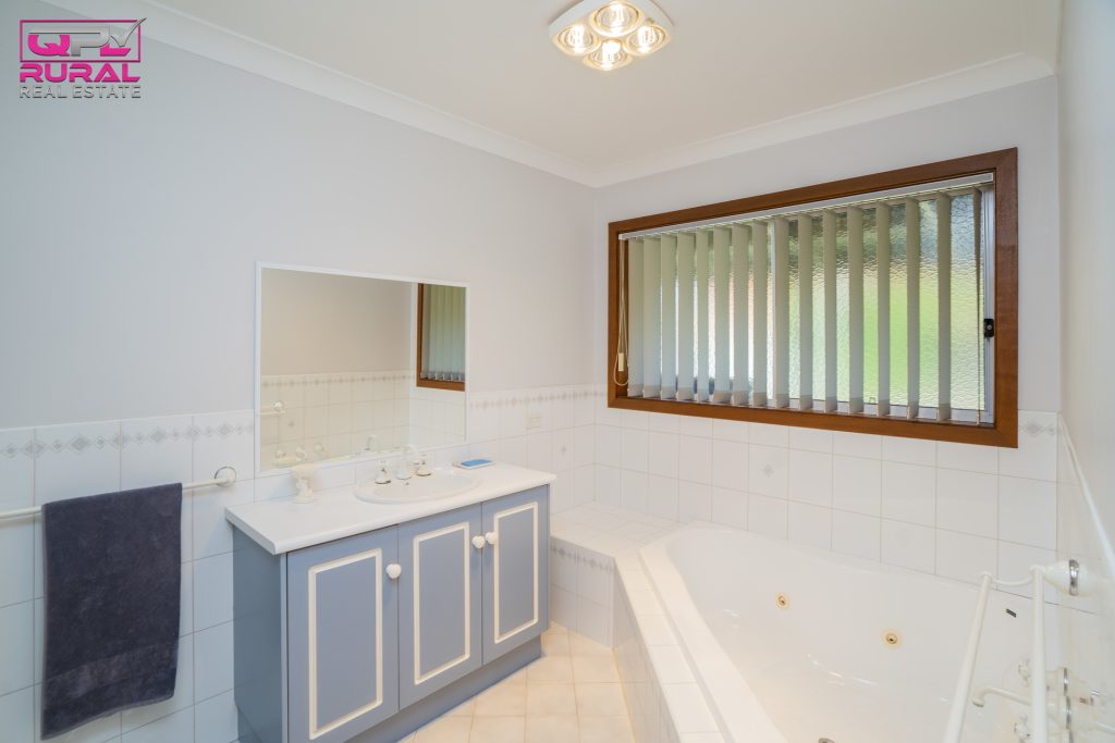 3 Kiesling Drive, Narrandera NSW 2700 - photo 22