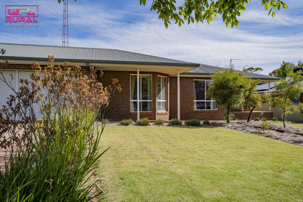 3 Kiesling Drive, Narrandera NSW 2700 - photo 28