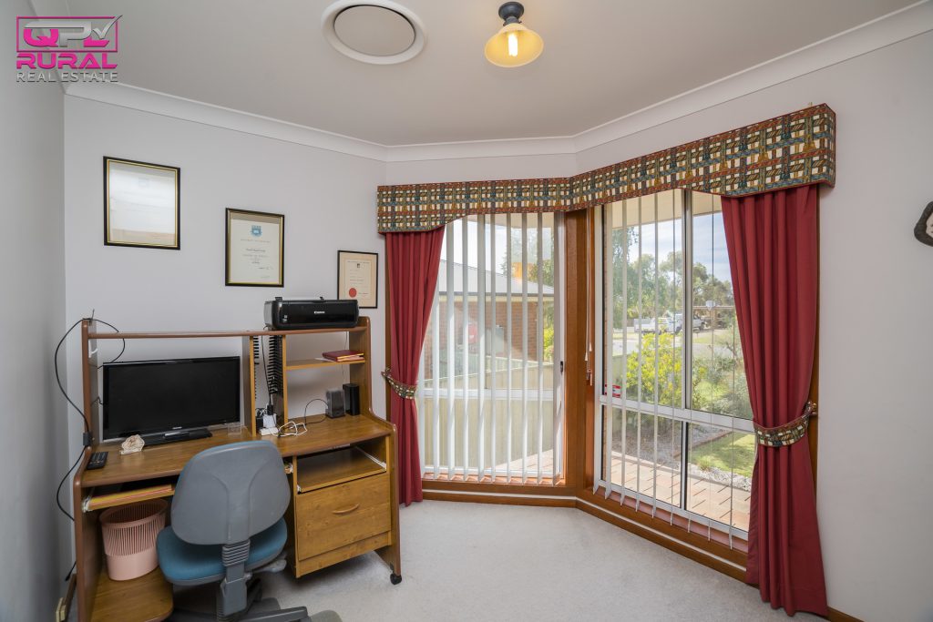 3 Kiesling Drive, Narrandera NSW 2700 - photo 10