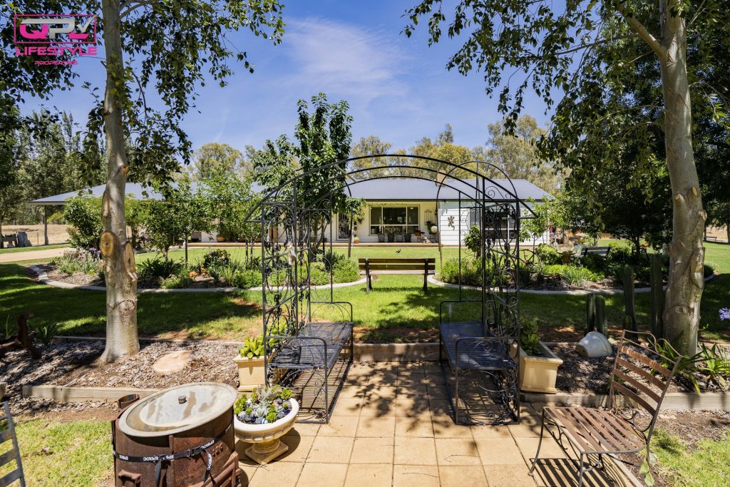 7 Mclays Road, Narrandera NSW 2700 - photo 3