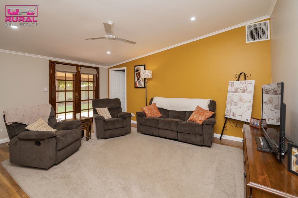 40 William Street, Narrandera NSW 2700 - photo 7