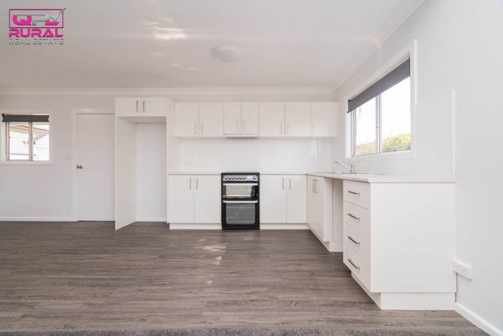 9 Ferrier Street, Narrandera NSW 2700 - photo 2