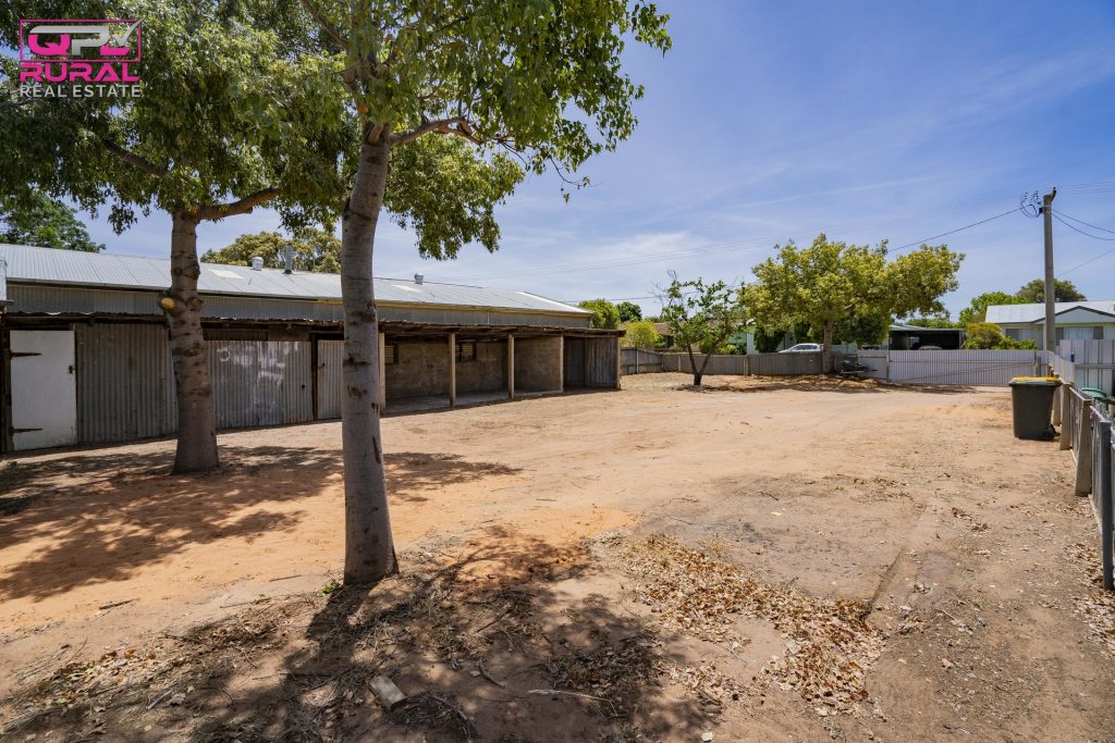 9 Ferrier Street, Narrandera NSW 2700 - photo 19