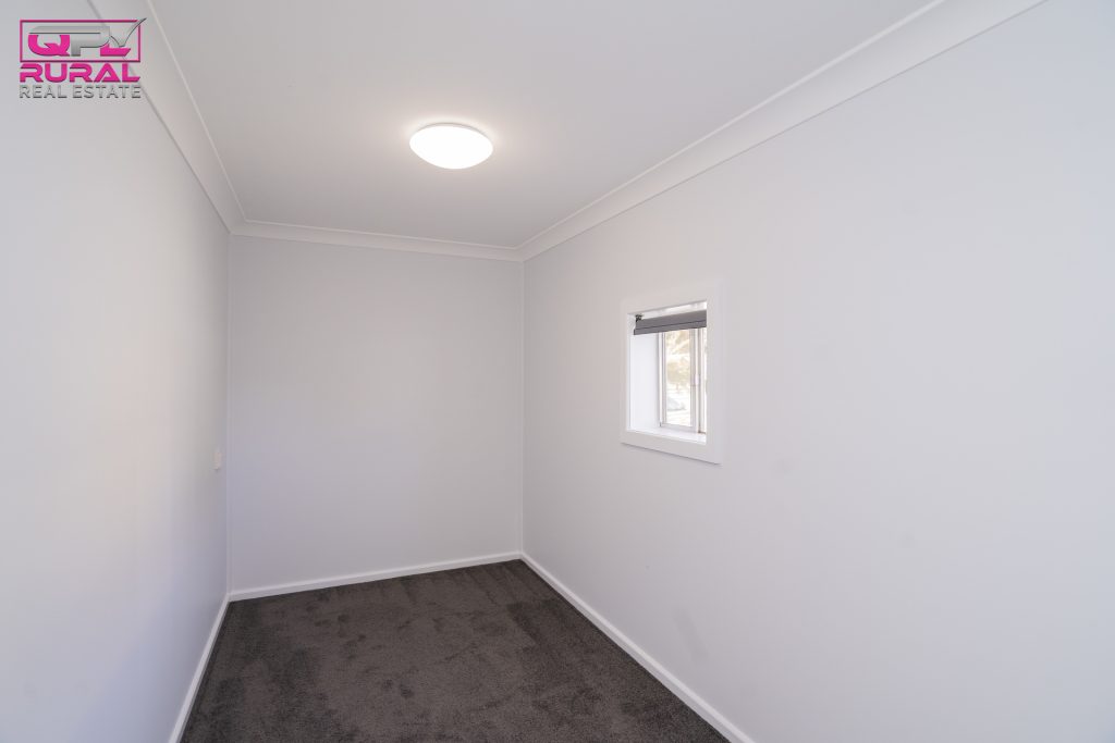 9 Ferrier Street, Narrandera NSW 2700 - photo 8