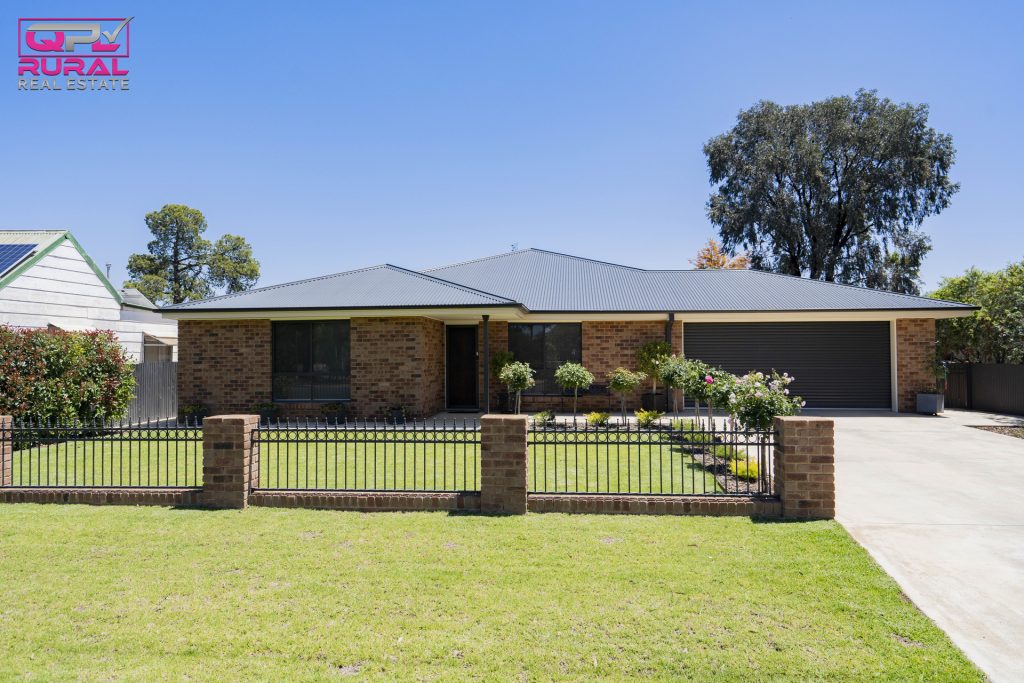 166 Sharpe Street, Temora NSW 2666 - McGrath Riverina