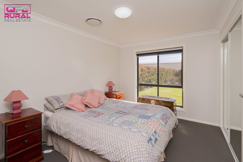166 Sharpe Street, Temora NSW 2666 - photo 12