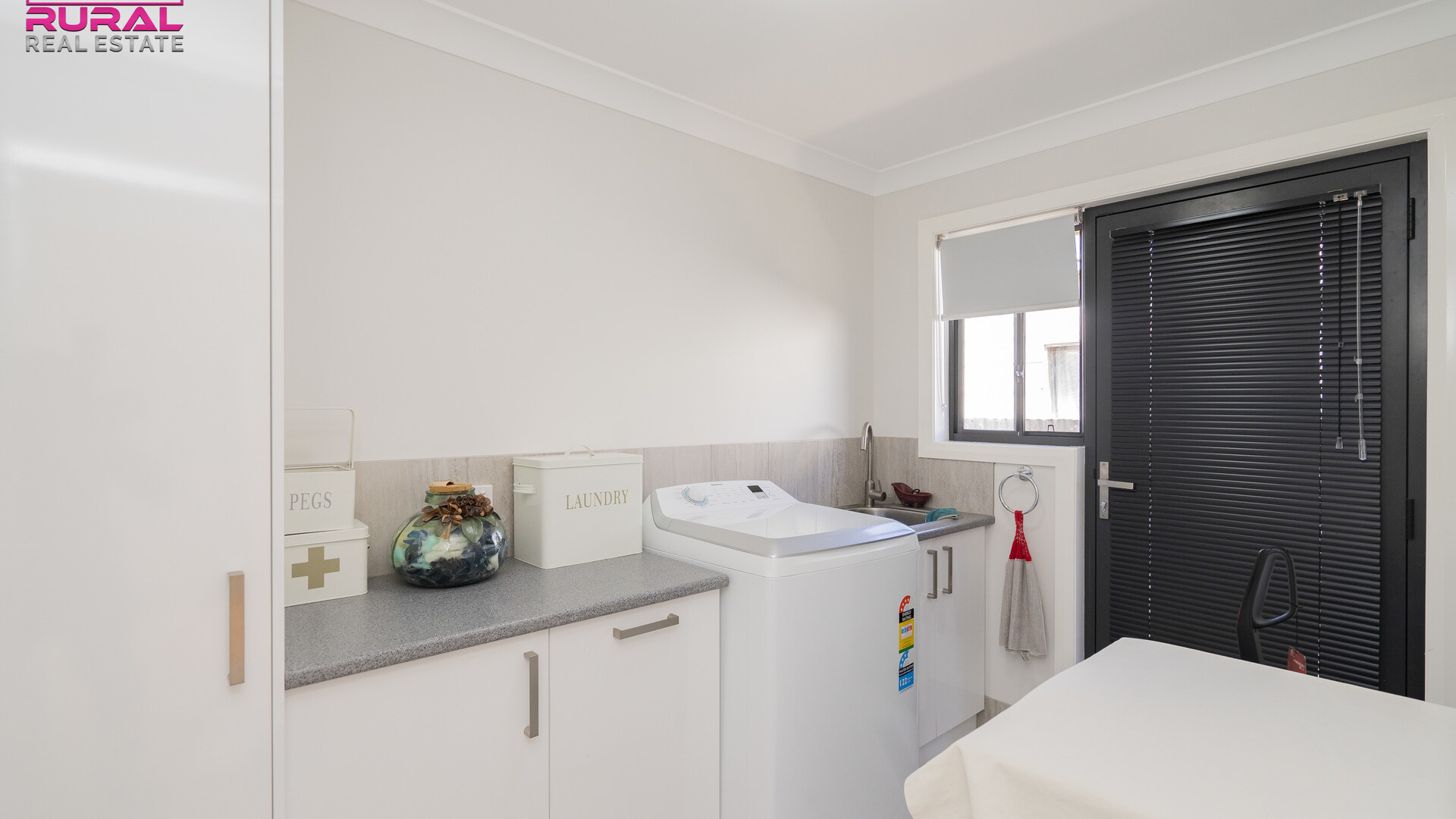 166 Sharpe Street, Temora NSW 2666 - photo 14