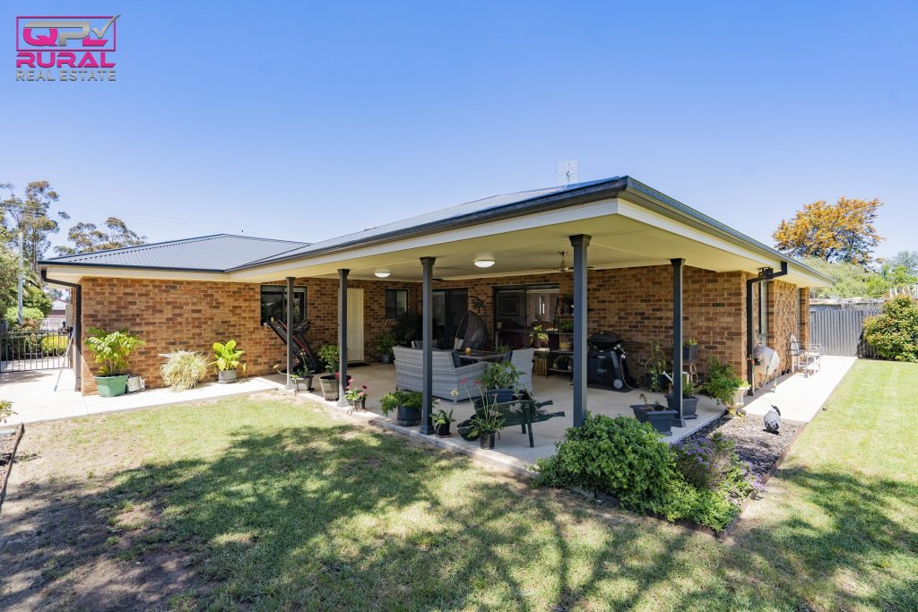 166 Sharpe Street, Temora NSW 2666 - photo 16
