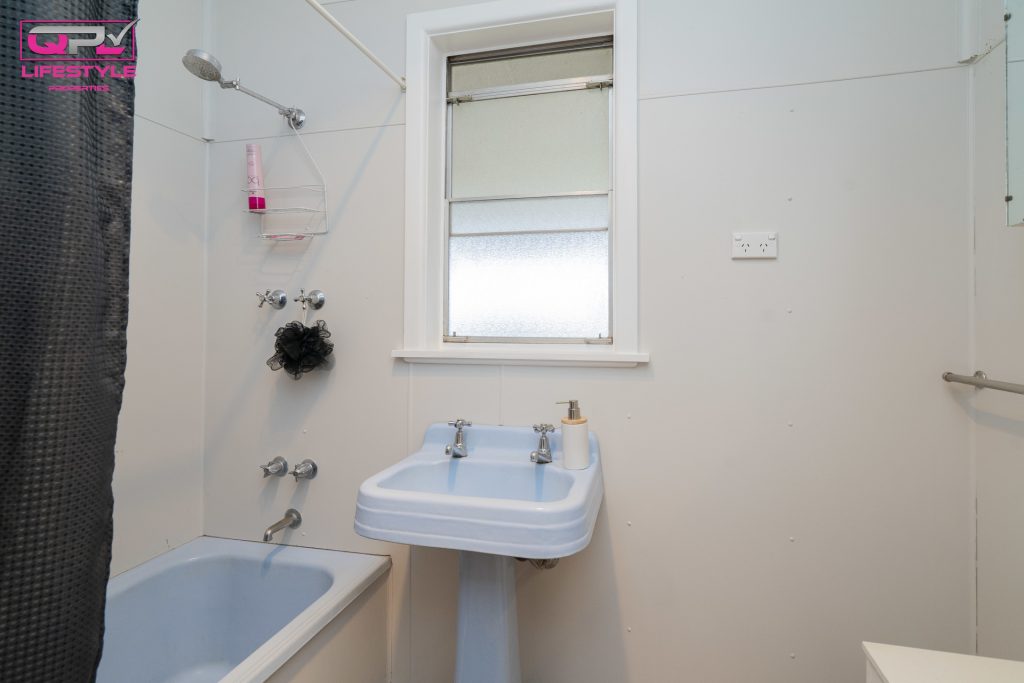 179 Pinehill Road, Narrandera NSW 2700 - photo 11