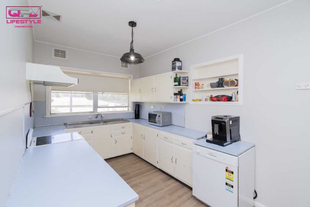 179 Pinehill Road, Narrandera NSW 2700 - photo 7