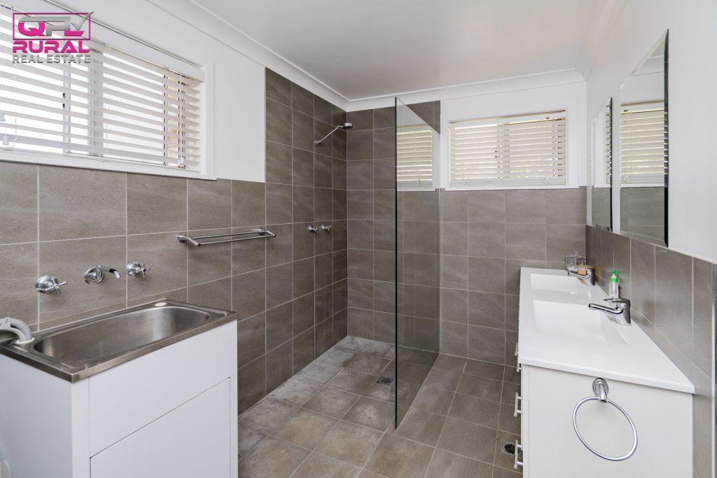 27 Midgeon Street, Narrandera NSW 2700 - photo 12