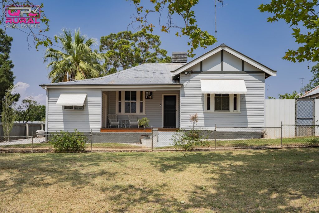 27 Midgeon Street, Narrandera NSW 2700 - photo 3
