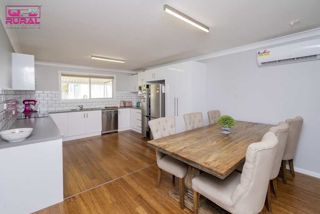 27 Midgeon Street, Narrandera NSW 2700 - photo 4