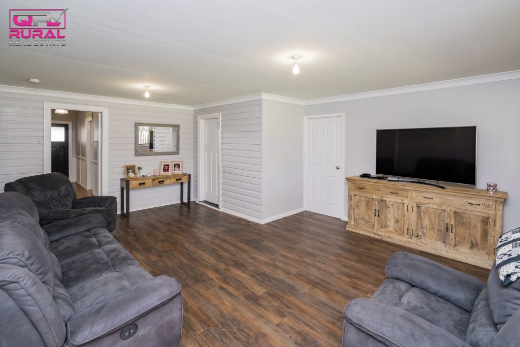 27 Midgeon Street, Narrandera NSW 2700 - photo 7