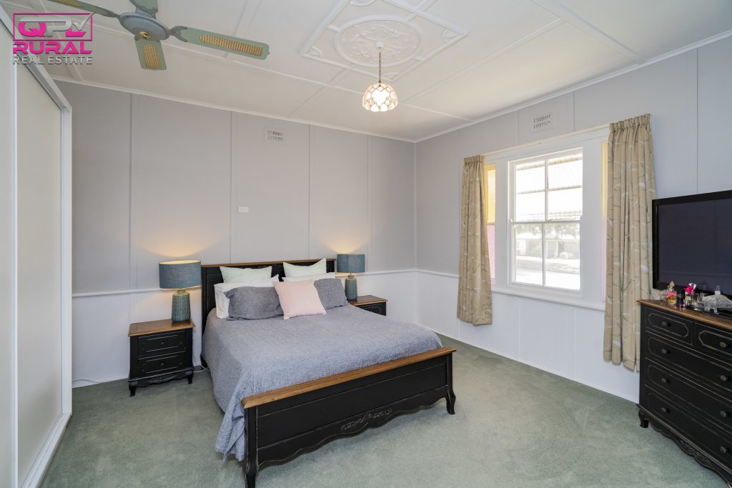 27 Midgeon Street, Narrandera NSW 2700 - photo 8