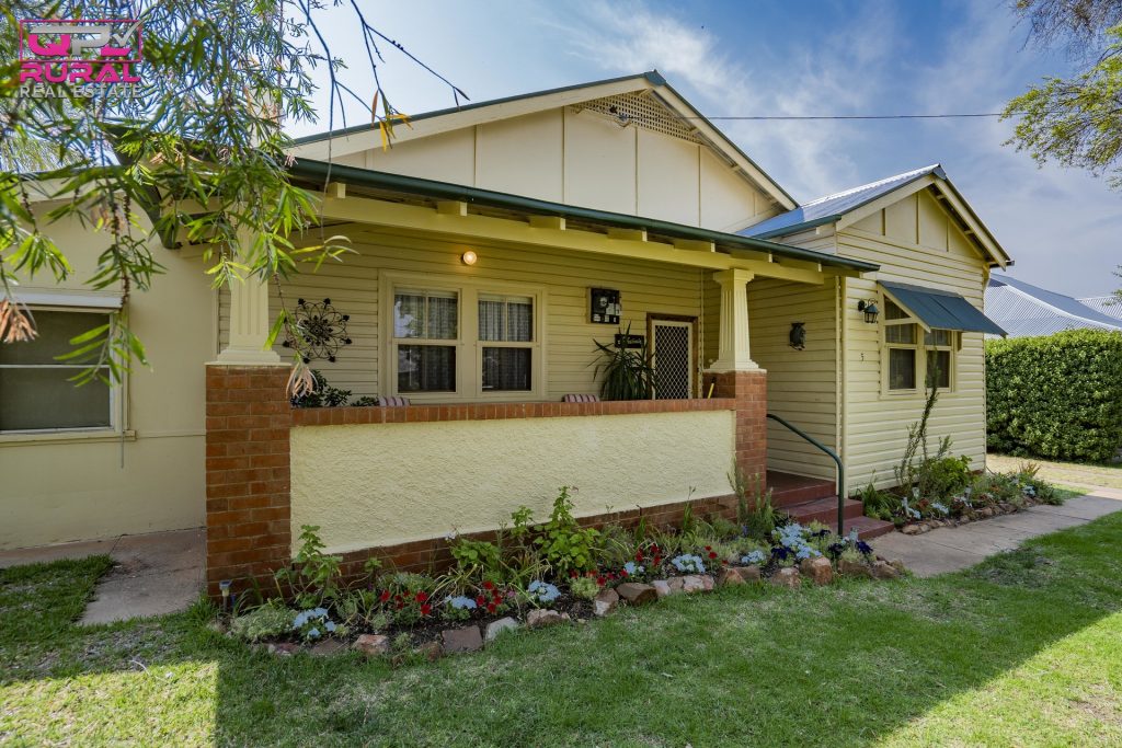 5 Jonsen Street, Narrandera NSW 2700 - photo 2