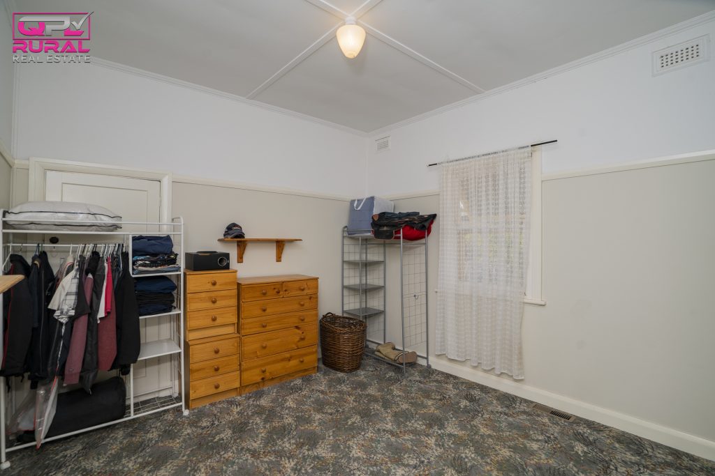 5 Jonsen Street, Narrandera NSW 2700 - photo 14