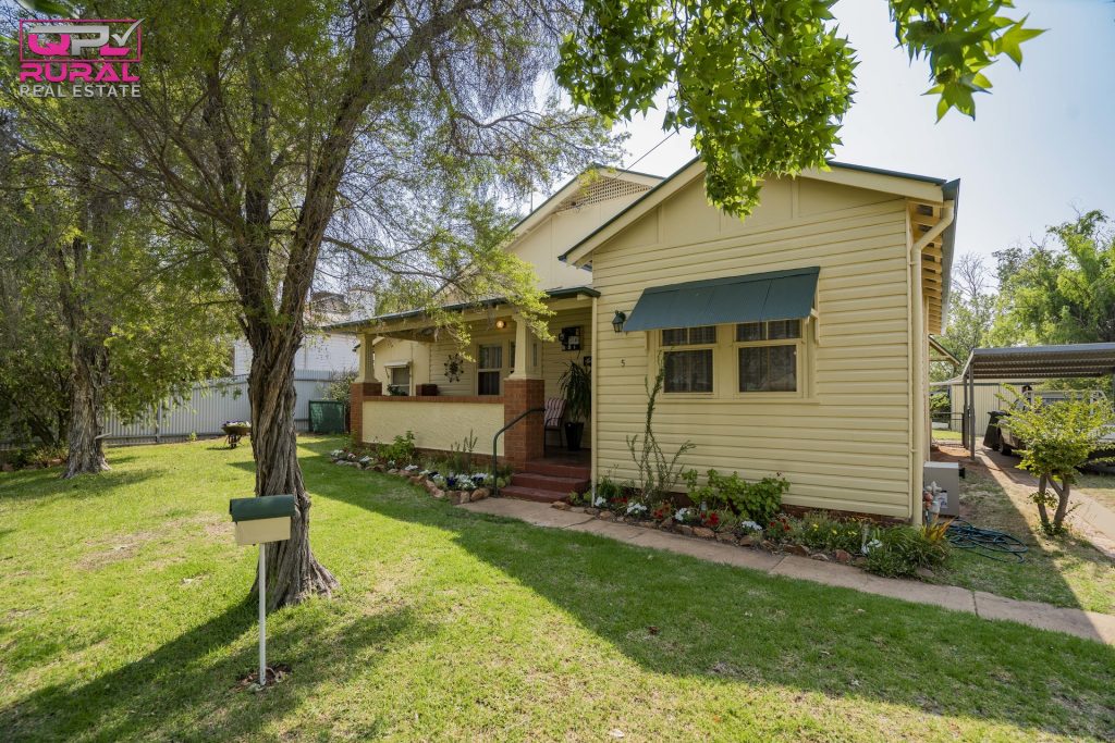 5 Jonsen Street, Narrandera NSW 2700 - photo 20