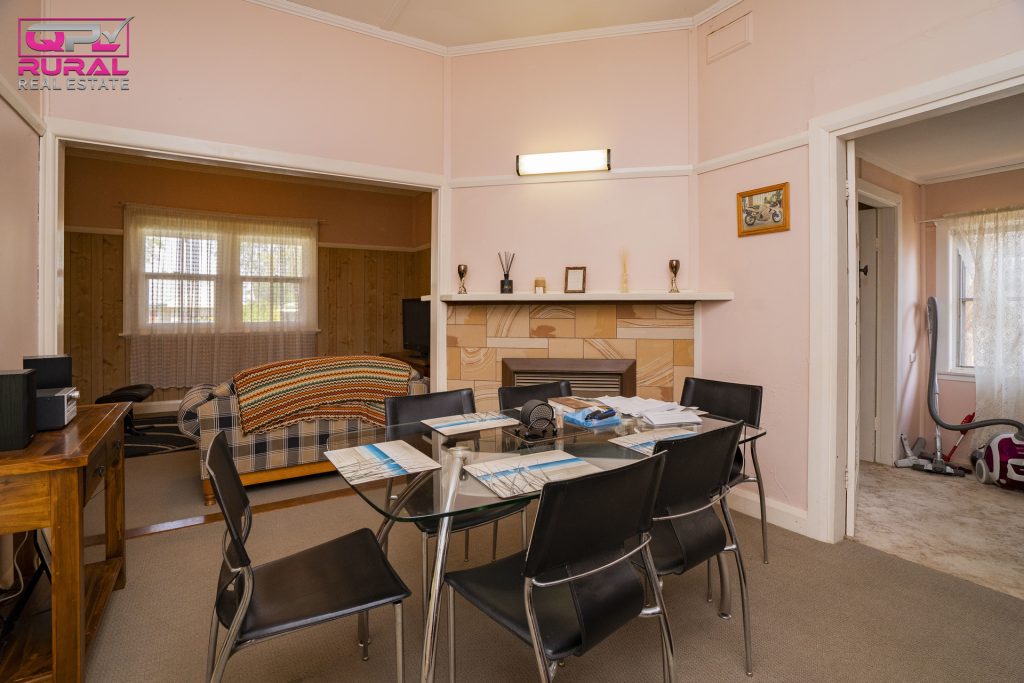 5 Jonsen Street, Narrandera NSW 2700 - photo 8