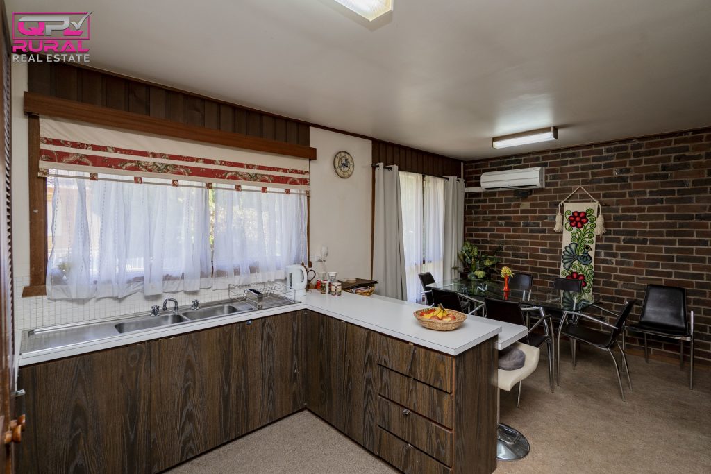 63 Elizabeth Street, Narrandera NSW 2700 - photo 2