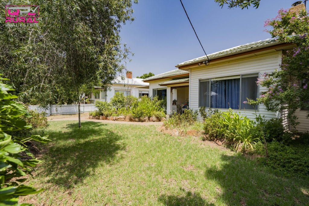 18 Mulga Street, Leeton NSW 2705 - McGrath Riverina