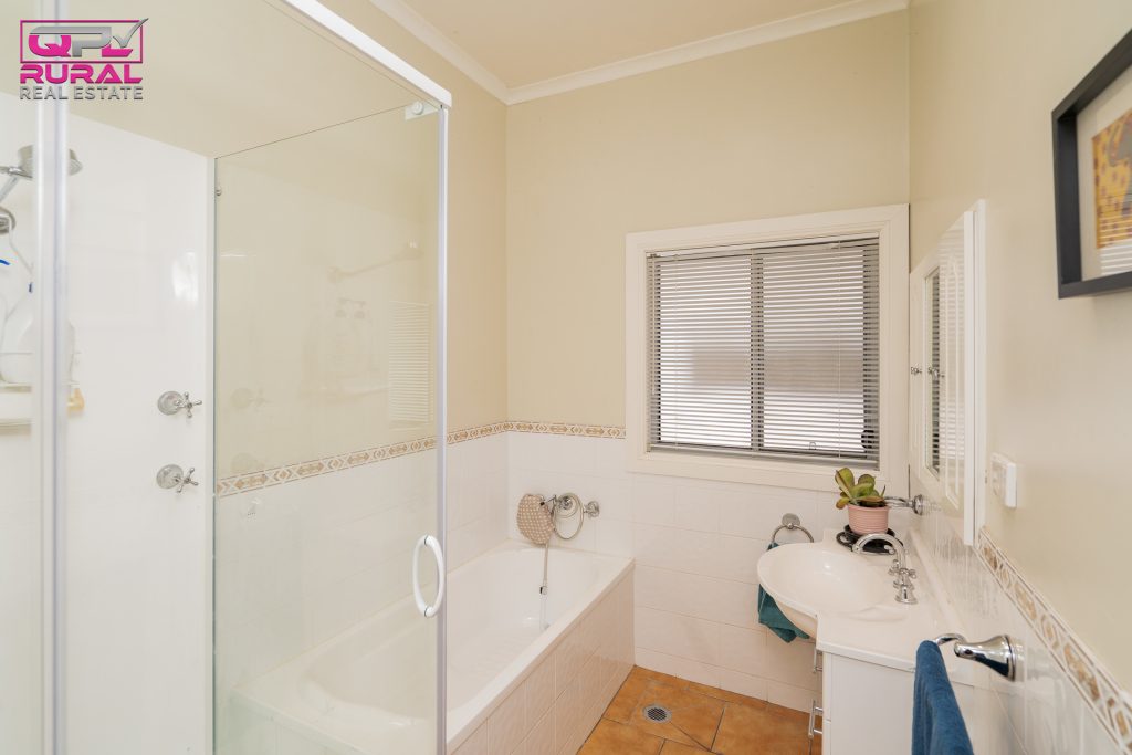 18 Mulga Street, Leeton NSW 2705 - photo 9