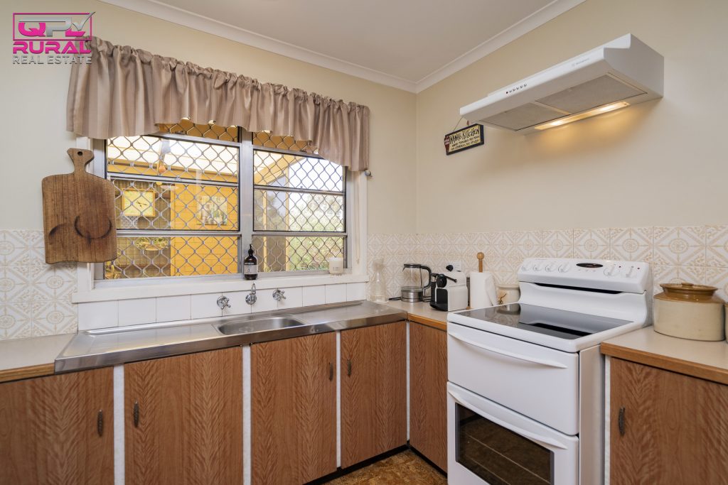 71 Elizabeth Street, Narrandera NSW 2700 - photo 2