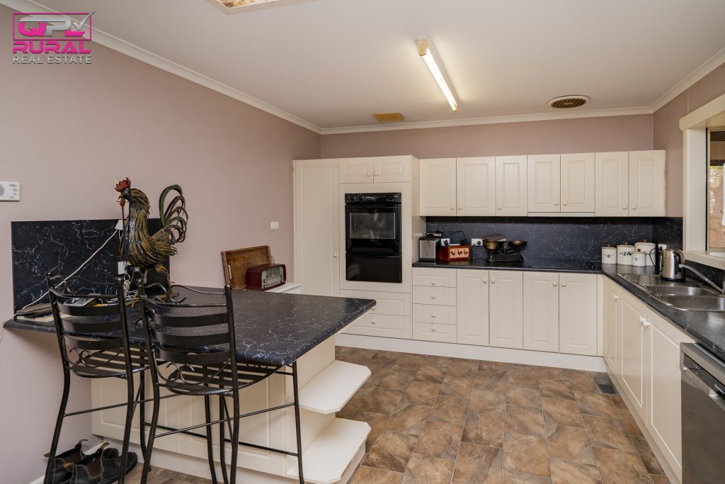 2 Japonica Place, Narrandera NSW 2700 - photo 3