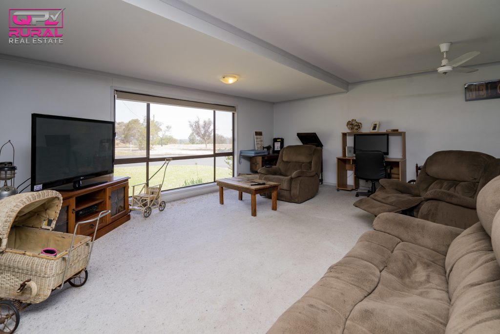 2 Japonica Place, Narrandera NSW 2700 - photo 8