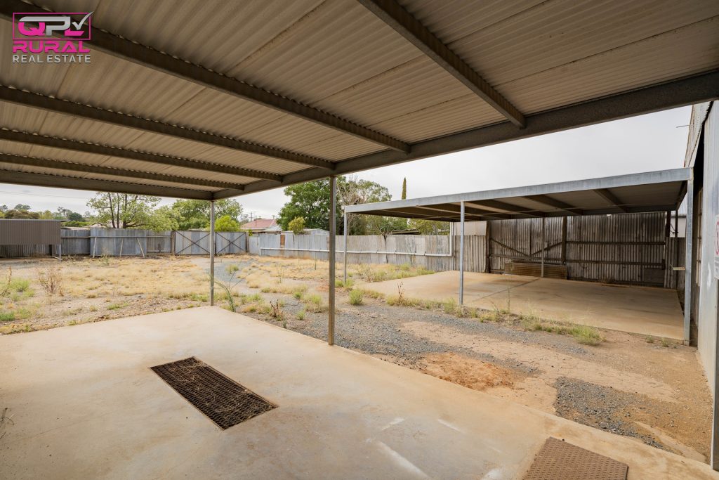 75 Hoskins Street, Temora NSW 2666 - photo 13